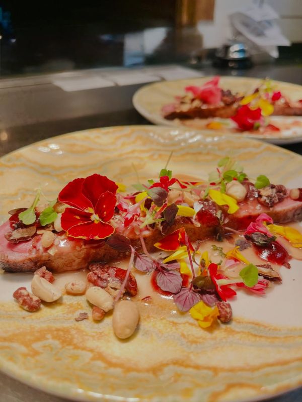 Plat cuisiné par G. Coppin, chef au restaurant la Hotte à Dieulefit